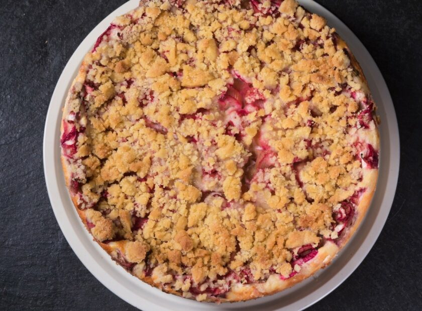 rhubarb crumble